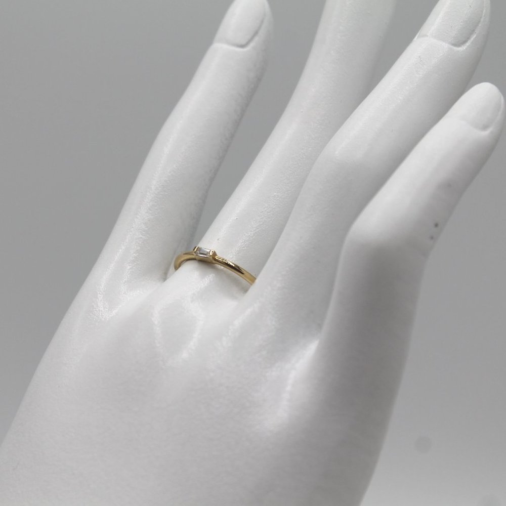 Thin 14kt yellow gold ring band sz 6.5 moissanite - Picture 3 of 7